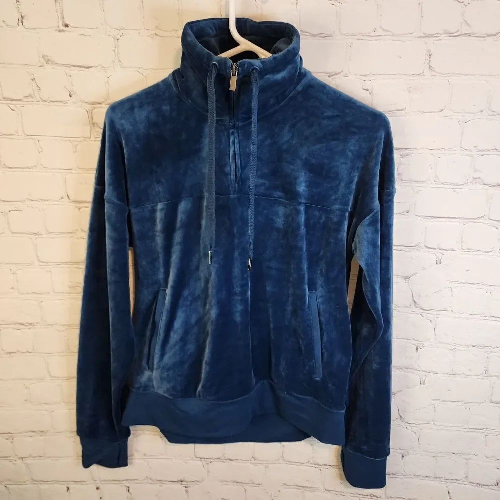 Women's Champion Velvet sweater, size XS